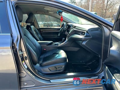 Zdjęcie 6 z 10 samochodu: 2018 TOYOTA CAMRY XSE VIN:4T1B61HK1JU511449 - miniatura