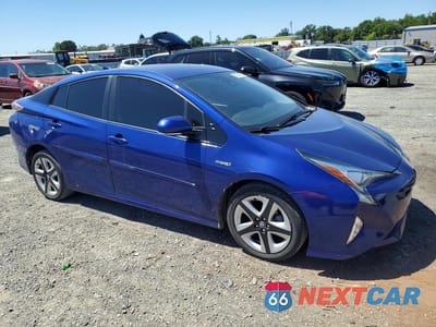 Czwarte zdjęcie samochodu z boku: 2018 TOYOTA PRIUS FOUR TOURING VIN:JTDKARFU0J3057545 - miniatura