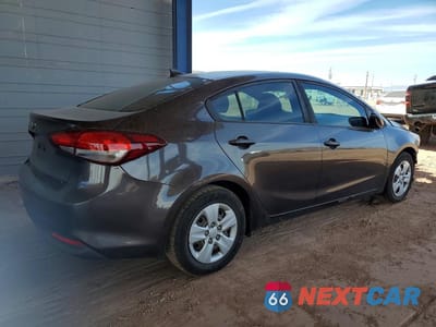 Trzecie zdjęcie samochodu z tyłu: 2018 KIA FORTE LX VIN:3KPFK4A78JE165486 - miniatura