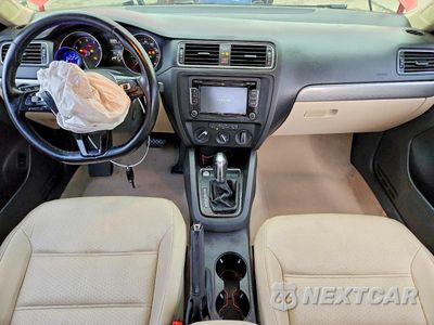 Zdjęcie 8 z 13 samochodu: 2015 VOLKSWAGEN JETTA SE VIN:3VWD17AJ4FM317068 - miniatura