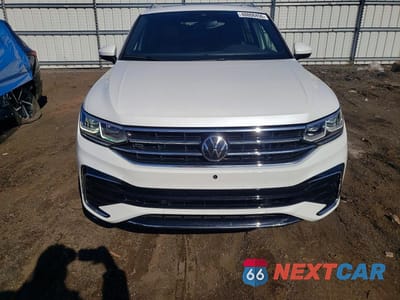 Piąte zdjęcie samochodu w środku: 2024 VOLKSWAGEN TIGUAN SEL R-LINE BLACK VIN:3VV4B7AX5RM160208 - miniatura