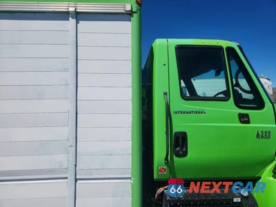 Trzecie zdjęcie samochodu z tyłu: 2007 INTERNATIONAL 4300 BOX TRUCK VIN:1HTMMAAN17H427353 - miniatura