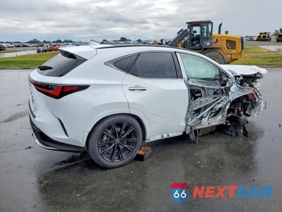 Trzecie zdjęcie samochodu z tyłu: 2026 LEXUS NX 350H F SPORT HANDLING VIN:JTJCKCEZ3T5043199 - miniatura