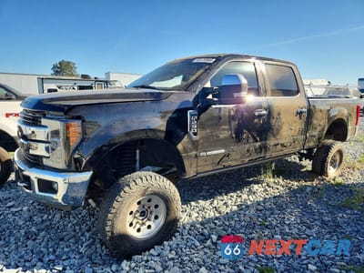 2017 FORD F250 SUPER DUTY 1FT7W2BTXHEC40851 - główne zdjęcie licytacji z USA - miniatura