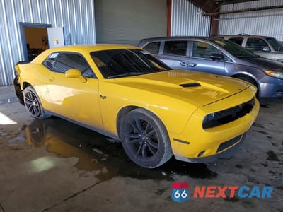 Czwarte zdjęcie samochodu z boku: 2018 DODGE CHALLENGER SXT VIN:2C3CDZAG8JH252601 - miniatura