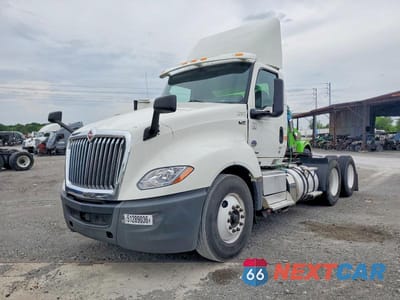 Drugie zdjęcie samochodu z przodu: 2019 INTERNATIONAL LT625 SEMI TRUCK VIN:3HCDZTZR6KL732412 - miniatura