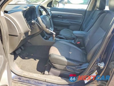 Zdjęcie 7 z 13 samochodu: 2015 MITSUBISHI OUTLANDER SE VIN:JA4AD3A34FZ010130 - miniatura