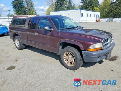Czwarte zdjęcie samochodu z boku: 2004 DODGE DAKOTA SXT VIN:1D7GL12KX4S585440 - miniatura