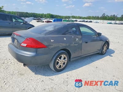 Trzecie zdjęcie samochodu z tyłu: 2006 HONDA ACCORD LX VIN:1HGCM723X6A021413 - miniatura