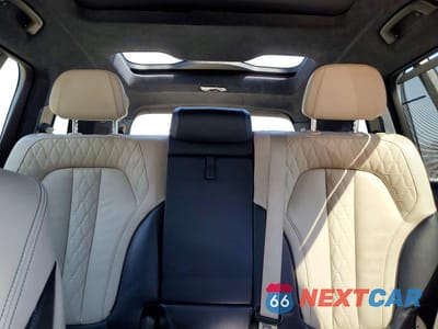 Zdjęcie 10 z 13 samochodu: 2019 BMW X7 XDRIVE40I VIN:5UXCW2C51KLB43654 - miniatura