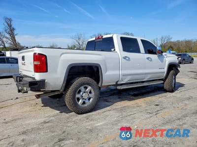 Trzecie zdjęcie samochodu z tyłu: 2017 GMC SIERRA K2500 SLT VIN:1GT12TEG3HF121149 - miniatura
