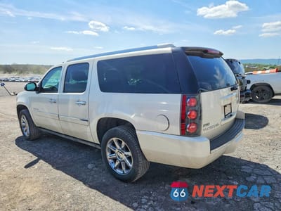 Drugie zdjęcie samochodu z przodu: 2011 GMC YUKON XL DENALI VIN:1GKS2MEF3BR224504 - miniatura