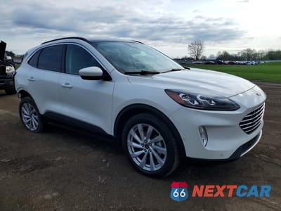 Czwarte zdjęcie samochodu z boku: 2022 FORD ESCAPE TITANIUM VIN:1FMCU9J96NUB68417 - miniatura