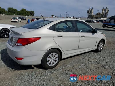Trzecie zdjęcie samochodu z tyłu: 2016 HYUNDAI ACCENT SE VIN:KMHCT4AE1GU067470 - miniatura
