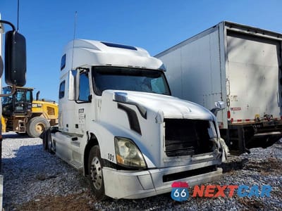 2016 VOLVO VNL SEMI TRUCK 4V4NC9EH8GN944274 - główne zdjęcie licytacji z USA - miniatura