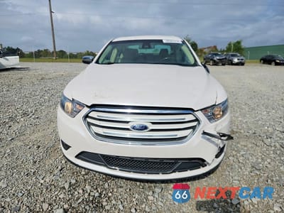 Piąte zdjęcie samochodu w środku: 2018 FORD TAURUS LIMITED VIN:1FAHP2F80JG113274 - miniatura