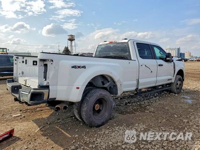 Trzecie zdjęcie samochodu z tyłu: 2024 FORD F350 XL DRW 4WD 6.7L V8 TDSL CREW CAB VIN:1FT8W3DT6RED40471 - miniatura