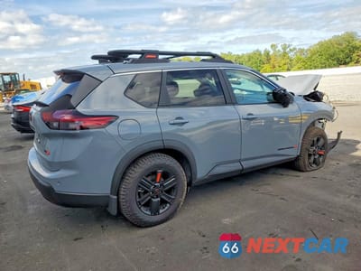Trzecie zdjęcie samochodu z tyłu: 2026 NISSAN ROGUE ROCK CREEK VIN:5N1BT3BBXTC691262 - miniatura