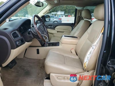 Zdjęcie 7 z 13 samochodu: 2012 GMC YUKON XL DENALI VIN:1GKS1MEFXCR139051 - miniatura