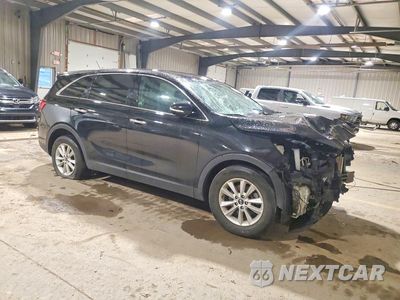 Czwarte zdjęcie samochodu z boku: 2020 KIA SORENTO LX V6 VIN:5XYPG4A55LG622460 - miniatura