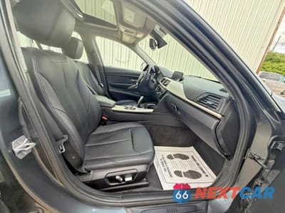 Piąte zdjęcie samochodu w środku: 2016 BMW 320 XI VIN:WBA8E5G55GNT93166 - miniatura