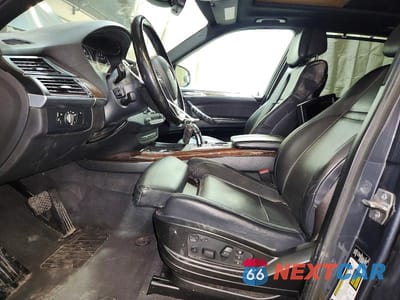 Zdjęcie 7 z 14 samochodu: 2013 BMW X5 XDRIVE50I VIN:5UXZV8C50DL899475 - miniatura