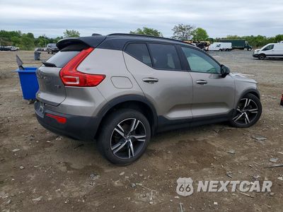 Trzecie zdjęcie samochodu z tyłu: 2022 VOLVO XC40 T5 R-DESIGN VIN:YV4162UM1N2701215 - miniatura