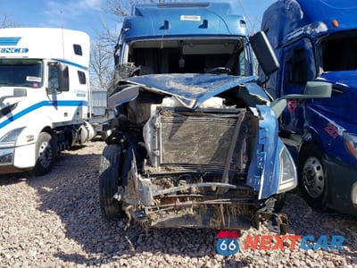 Zdjęcie 9 z 10 samochodu: 2023 VOLVO VNL SEMI TRUCK VIN:4V4NC9EHXPN298879 - miniatura