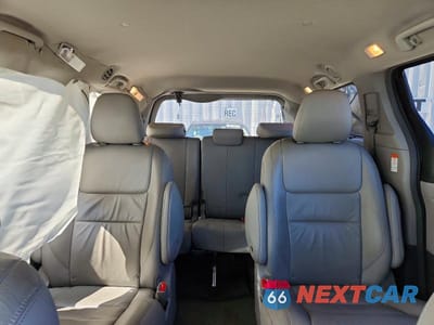 Zdjęcie 10 z 13 samochodu: 2017 TOYOTA SIENNA XLE PREMIUM 7-PASSENGER VIN:5TDDZ3DC0HS149952 - miniatura