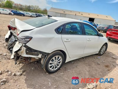 Trzecie zdjęcie samochodu z tyłu: 2023 KIA FORTE LX VIN:3KPF24AD2PE685004 - miniatura
