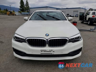 Piąte zdjęcie samochodu w środku: 2019 BMW 530 I VIN:WBAJA5C5XKWW01080 - miniatura