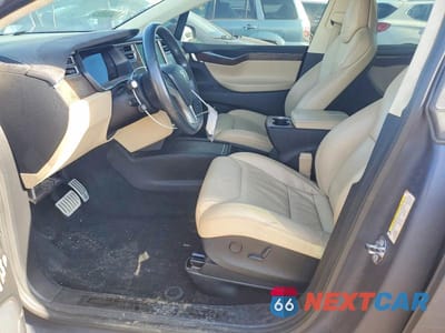 Zdjęcie 7 z 13 samochodu: 2017 TESLA MODEL X VIN:5YJXCBE42HF051834 - miniatura