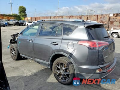 Drugie zdjęcie samochodu z przodu: 2018 TOYOTA RAV4 HV SE VIN:JTMJJREV1JD240372 - miniatura