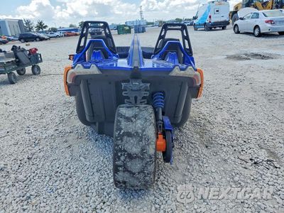 Czwarte zdjęcie samochodu z boku: 2021 POLARIS SLINGSHOT R VIN:57XAARHB5M8142788 - miniatura