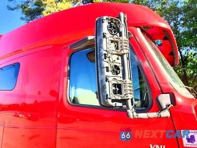 Zdjęcie 9 z 10 samochodu: 2019 VOLVO VNL SEMI TRUCK VIN:4V4NC9EH9KN899323 - miniatura