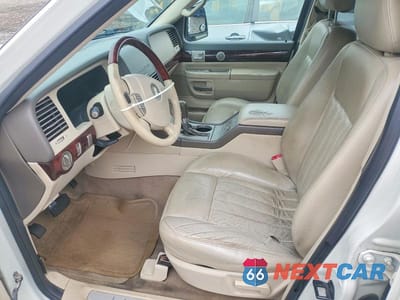 Zdjęcie 7 z 13 samochodu: 2004 LINCOLN TOWNHOUSE AVIATOR VIN:5LMEU88H24ZJ44887 - miniatura