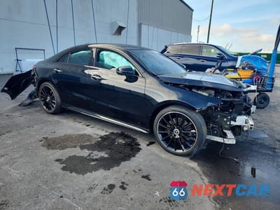 Czwarte zdjęcie samochodu z boku: 2023 MERCEDES-BENZ CLA 250 VIN:W1K5J4GB4PN383624 - miniatura