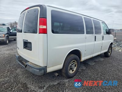 Trzecie zdjęcie samochodu z tyłu: 2015 CHEVROLET EXPRESS G2500 LT VIN:1GAWGRFF2F1106760 - miniatura