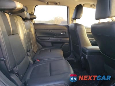 Zdjęcie 11 z 12 samochodu: 2017 MITSUBISHI OUTLANDER SE VIN:JA4AD3A32HZ010579 - miniatura