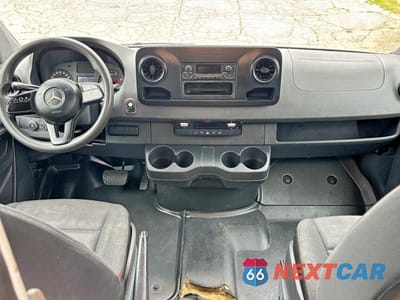 Zdjęcie 9 z 12 samochodu: 2019 MERCEDES-BENZ SPRINTER 2500 VIN:WD4PF1CD6KP136313 - miniatura