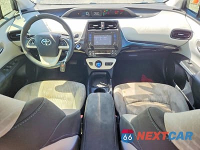 Zdjęcie 8 z 12 samochodu: 2017 TOYOTA PRIUS TWO ECO VIN:JTDKARFUXH3533066 - miniatura