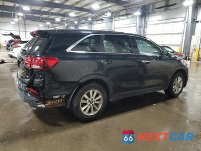 Trzecie zdjęcie samochodu z tyłu: 2019 KIA SORENTO LX VIN:5XYPG4A3XKG536929 - miniatura