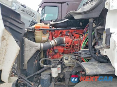 Zdjęcie 7 z 10 samochodu: 2018 FREIGHTLINER CASCADIA 113 SEMI TRUCK VIN:1FUBGAD95JLJS1005 - miniatura