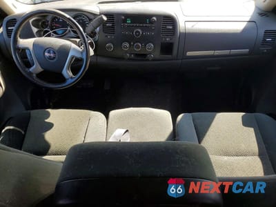 Zdjęcie 8 z 12 samochodu: 2008 GMC SIERRA K1500 VIN:2GTEK13M181319668 - miniatura
