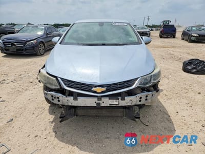 Piąte zdjęcie samochodu w środku: 2018 CHEVROLET CRUZE LS VIN:1G1BC5SM3J7216293 - miniatura