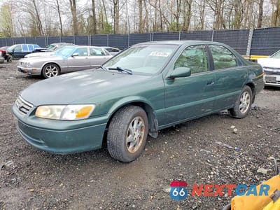 2001 TOYOTA CAMRY LE V6 4T1BF22K31U131558 - główne zdjęcie licytacji z USA - miniatura