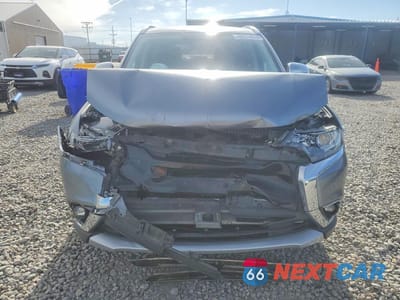Piąte zdjęcie samochodu w środku: 2017 MITSUBISHI OUTLANDER SE VIN:JA4AZ3A3XHZ006569 - miniatura