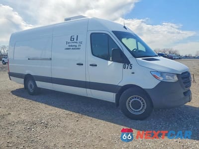Czwarte zdjęcie samochodu z boku: 2024 MERCEDES-BENZ SPRINTER 2500 VIN:W1Y4KDHY3RT187691 - miniatura
