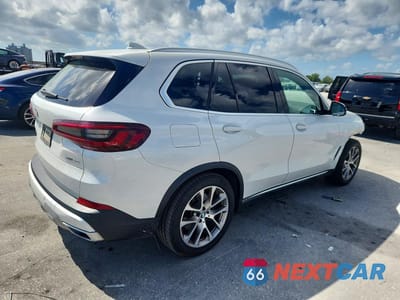 Trzecie zdjęcie samochodu z tyłu: 2021 BMW X5 SDRIVE 40I VIN:5UXCR4C01M9H71981 - miniatura