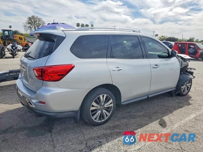 Trzecie zdjęcie samochodu z tyłu: 2020 NISSAN PATHFINDER SV VIN:5N1DR2BN7LC635355 - miniatura